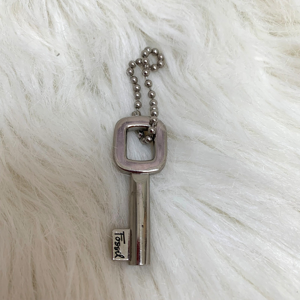 FOSSIL Heavy Silver Metal Modern Y2K Fob Purse 2" KEY Charm Hang Tag H45
